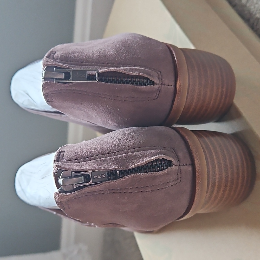 NIB Sofft Carleigh Peep Toe Bootie - Picture 7 of 10